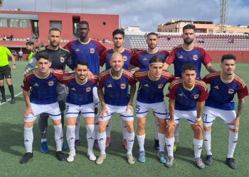 Cara y cruz para el fútbol palmero: el Atlético Paso se exhibe en Gran Canaria y el Tenisca se hunde ante un rival directo