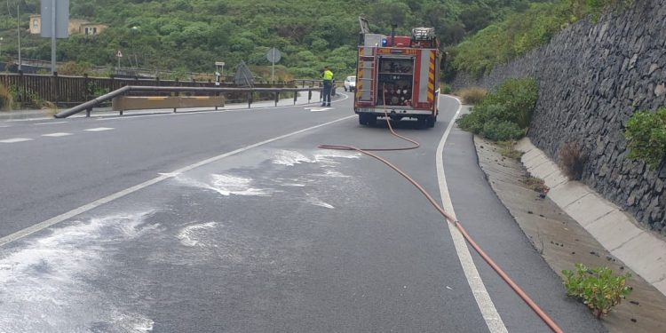 Los Bomberos de La Palma arrancan el 2026 con una intensa actividad: incendios en viviendas, vehículos y rastrojos