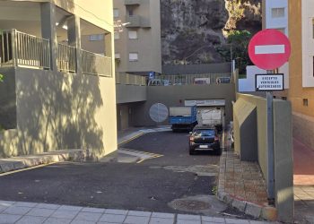 El conflicto por los garajes de ‘Los Nacientes’ enfrenta a Asier Antona y al Foro Cívico
