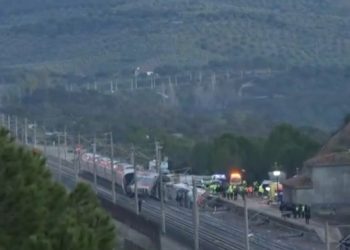 Tragedia ferroviaria en Córdoba: al menos 39 muertos y un centenar de heridos tras el choque de dos trenes en Adamuz
