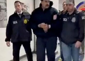 Maduro duerme en una celda de Nueva York tras una operación militar sin precedentes: EE.UU. toma el control del petróleo y Delcy Rodríguez asume la presidencia