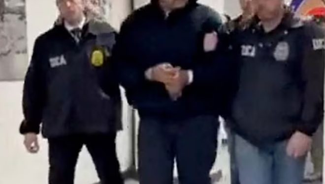 Maduro duerme en una celda de Nueva York tras una operación militar sin precedentes: EE.UU. toma el control del petróleo y Delcy Rodríguez asume la presidencia