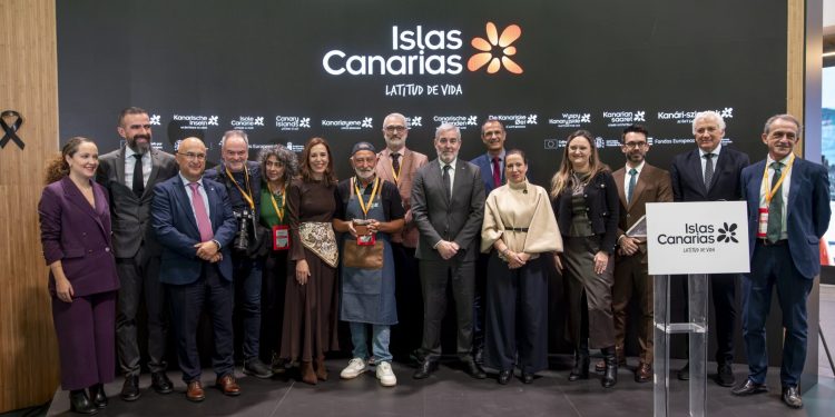 Canarias estabiliza su conectividad aérea con la península tras años de crecimiento récord