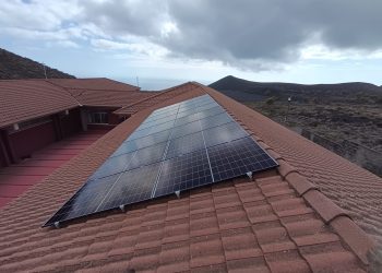 Fuencaliente lidera la transición energética con la instalación de energía solar en ocho edificios municipales