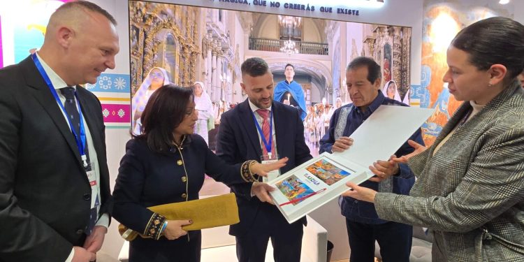 El Paso y el Estado mexicano de Tlaxcala sellan en Fitur su hermanamiento para proteger el legado de la seda