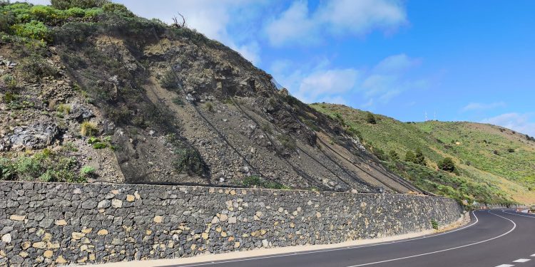 El Cabildo logra que el Gobierno de Canarias actúe en un tramo crítico de la LP-2 afectado por desprendimientos