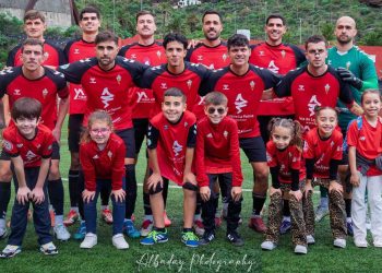 David Grande desata la euforia en el Carrillo y El Paso recupera el trono tras un derbi de alta tensión