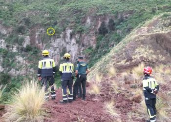 Rescate extremo en el Risco de La Concepción: evacuan en helicóptero a una senderista atrapada en el risco de la Concepción