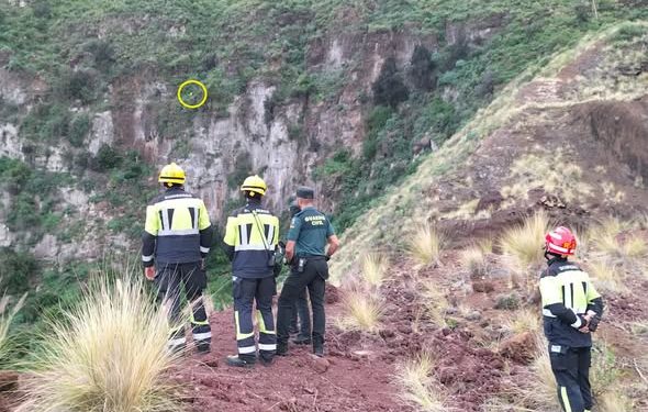 Rescate extremo en el Risco de La Concepción: evacuan en helicóptero a una senderista atrapada en el risco de la Concepción