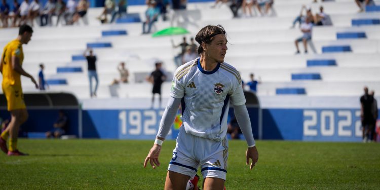 El Atlético Paso resiste en el liderato mientras la S.D. Tenisca cae al fondo de la tabla