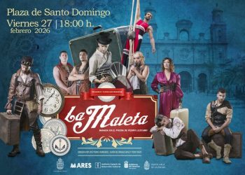 Teatro gratis en la calle: Santa Cruz de La Palma revive la historia de la emigración con la representación de ‘La Maleta’