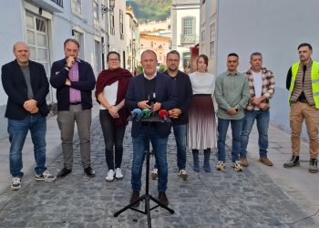 El Cabildo y el Ayuntamiento abren al peatón la calle Pérez Volcán tras una inversión de 230.000 euros del PIDL