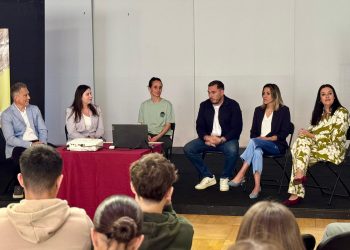 Una experiencia transformadora en Los Llanos: cómo el arte y la ciencia ayudan a los jóvenes de la isla a imaginar un planeta sostenible.