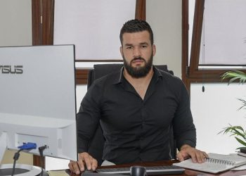Respiro para las familias con hijos estudiando fuera: el Cabildo refuerza las ayudas al transporte e incluye el Bachillerato