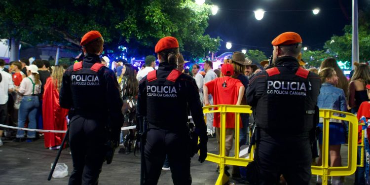 La Policía Canaria interviene en 14 incidentes y 5 alteraciones del orden público durante Los Indianos y La Polvacera