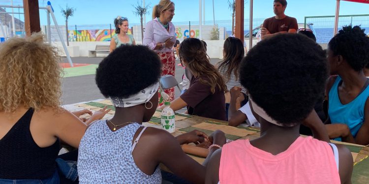 El Cabildo genera entornos de apoyo emocional a menores a través del Programa Familias Amigas