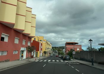 El Partido Popular de Breña Alta reclama mejoras urgentes en la iluminación y señalización de los pasos de peatones.