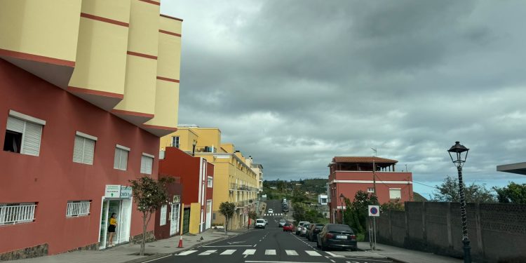 El Partido Popular de Breña Alta reclama mejoras urgentes en la iluminación y señalización de los pasos de peatones.