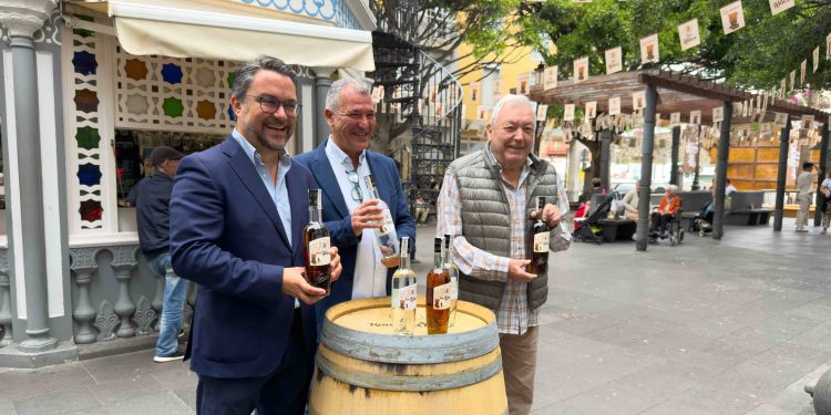 Ron Aldea inmortaliza a la Negra Tomasa: una edición limitada para el corazón de Los Indianos