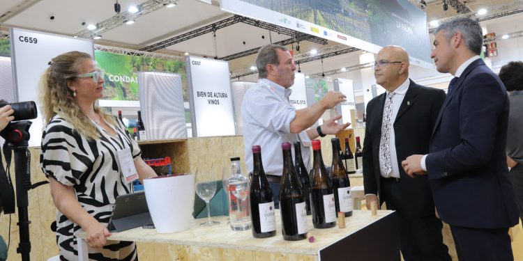 El vino de La Palma busca nuevos mercados ante 900 compradores internacionales en la Barcelona Wine Week