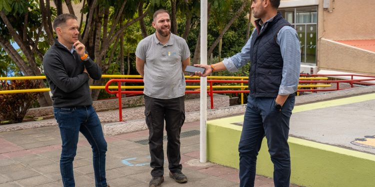 Más seguridad en las aulas de Tijarafe: renovarán la obsoleta red eléctrica del colegio tras las demandas de los padres y el Ayuntamiento.