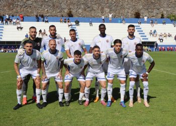 El CD Mensajero asalta Los Cristianos y el Atlético Paso retiene el liderato en una jornada marcada por la polémica arbitral contra el Tenisca