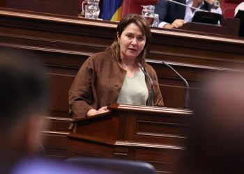 Vanoostende denuncia que 15.000 canarios siguen sin cobrar las ayudas europeas para energía y transición ecológica