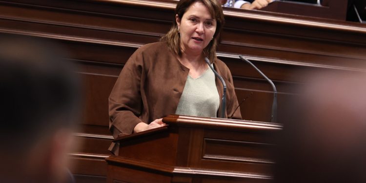 Vanoostende denuncia que 15.000 canarios siguen sin cobrar las ayudas europeas para energía y transición ecológica