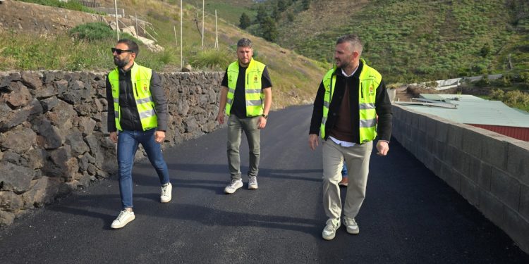 Una demanda histórica cumplida en Los Barros: El Paso invierte 55.000 euros en la renovación integral del camino Bergoyo