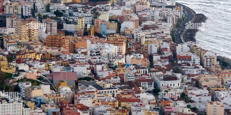 Santa Cruz de La Palma: Familias jóvenes y personas vulnerables esperan por el impulso de la vivienda pública en Timibúcar y Calcinas.
