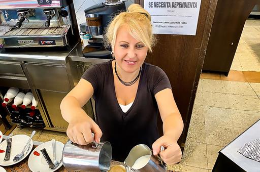 El motor femenino de la migración: Más de 1,2 millones de mujeres extranjeras sostienen la Seguridad Social en España.