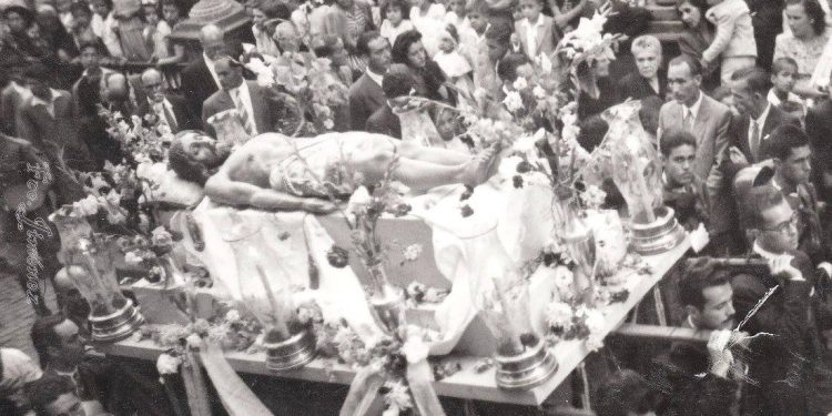 La Archicofradía de la Santa Mueca: Escarnio y risa en la Semana Santa palmera