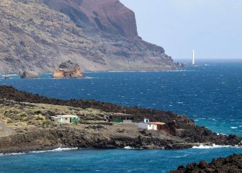 El Gobierno de Canarias suma el riesgo de inundaciones y tormentas a las alertas por viento, lluvia y oleaje