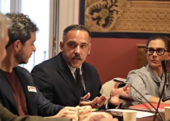 Fin a los viajes obligatorios a Tenerife: El Ministerio propone que La Palma gestione su propia vacunación internaciona