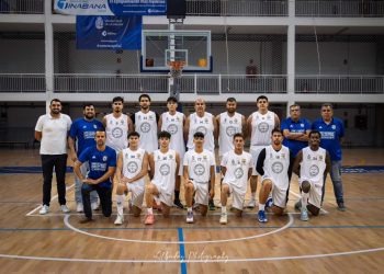 La S.D. Tenisca reina en el derbi de baloncesto y da un paso de gigante hacia la permanencia
