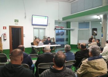 El experto Jose Antonio Negrín analiza la normativa deportiva y de caza en una charla informativa en Puntallana