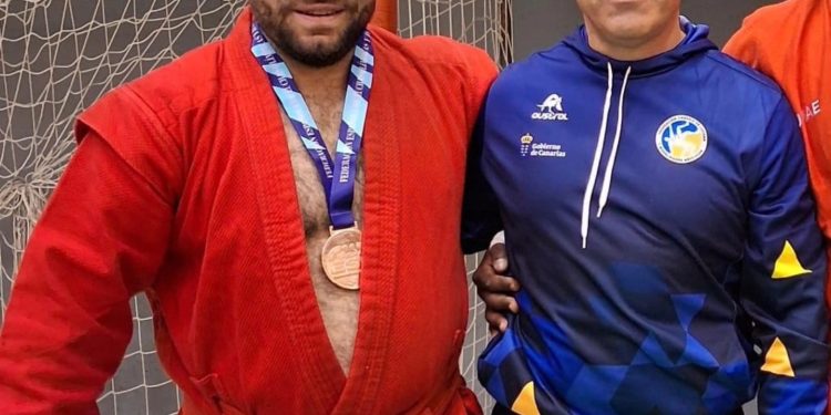 Javier Alejandro de Paz Sicilia conquista el bronce nacional de Combat Sambo en pesos pesados