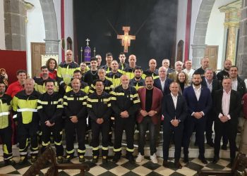 Los Bomberos de La Palma celebran a su patrón, San Juan de Dios, con un amplio respaldo institucional