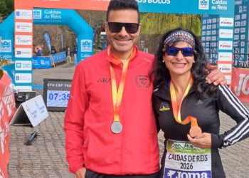 Hazaña palmera en Galicia: Manolo y Ana Begoña González conquistan el barro y las medallas en el Trail Laxe Dos Bolos