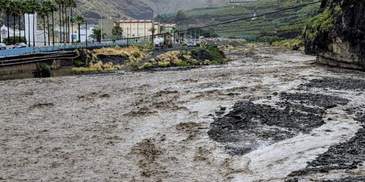 Alerta máxima por inundaciones y desprendimientos: El Paso registra casi 300 mm tras el paso de ‘Therese’