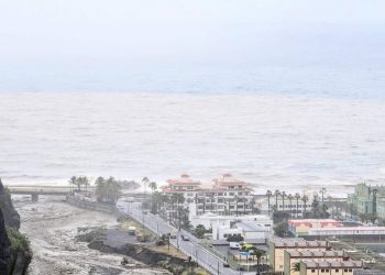 Therese continúa azotando La Palma: el segundo frente deja más de 112 mm en el Roque y mantiene algunas carreteras cortadas.