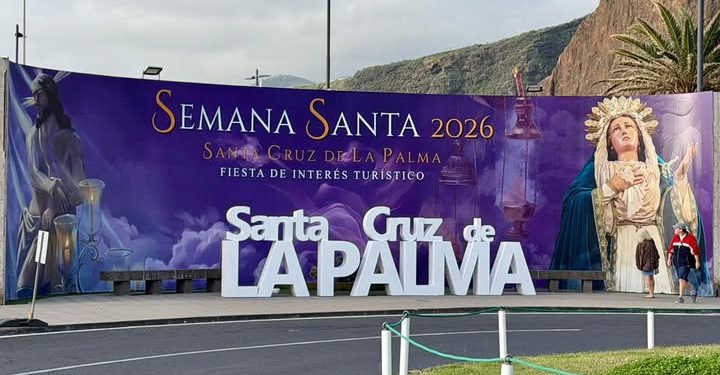 Santa Cruz de La Palma rinde homenaje al Martes Santo en su kilómetro cero