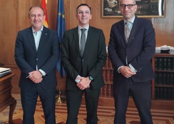Las familias de La Palma mantienen la protección de sus becas: las ayudas del volcán no restarán puntos en la convocatoria del Ministerio