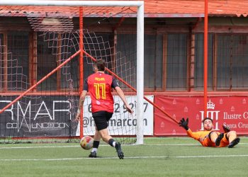 El Atlético Paso mantiene el liderato tras empatar con el San Fernando y el CD Mensajero recorta distancias con el playoff
