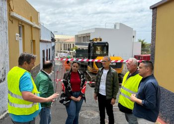 Los vecinos de Argual ven cumplida su demanda con el inicio de las obras en la calle Velázquez