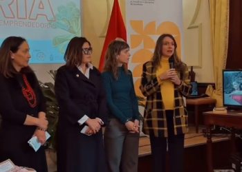 Visibilidad y nuevas oportunidades: El talento de las mujeres emprendedoras toma la Sociedad La Investigadora en Santa Cruz de La Palma