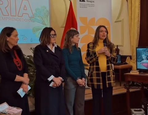 Visibilidad y nuevas oportunidades: El talento de las mujeres emprendedoras toma la Sociedad La Investigadora en Santa Cruz de La Palma