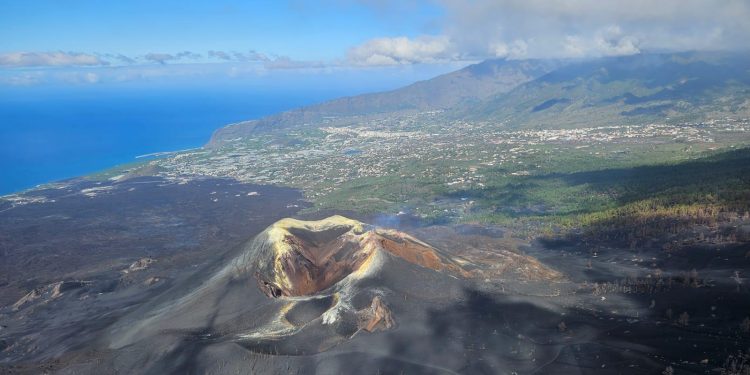 Gobierno de Canarias abre a información pública el anteproyecto para incluir el volcán Tajogaite y sus coladas en el Parque Natural de Cumbre Vieja