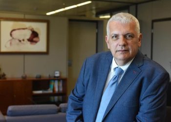 La educación como inversión: el escudo de las becas frente a la desigualdad