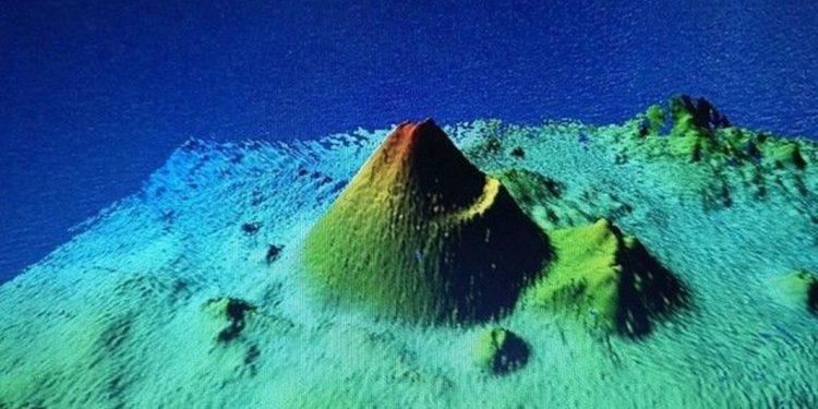 La ciencia desvela los secretos del volcán de Enmedio: Descubren fluidos calientes y minerales a 1.600 metros bajo el mar